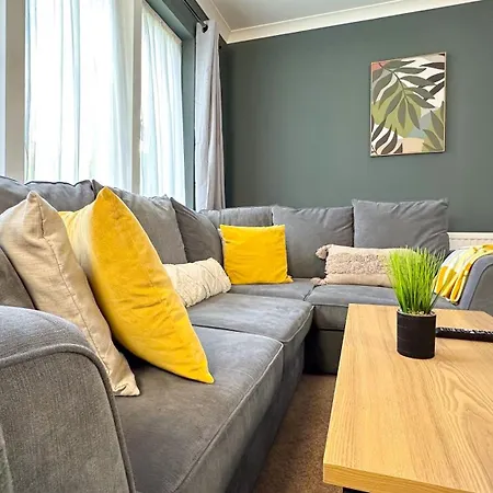Huge Family House - Free Parking -