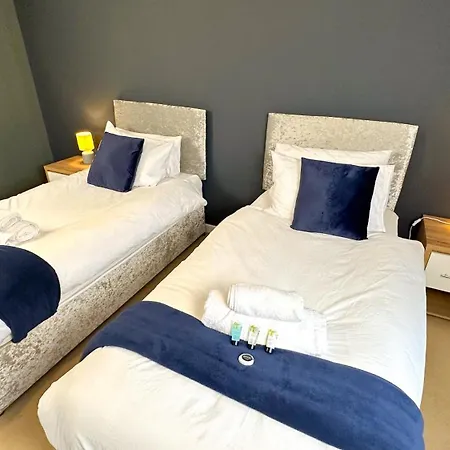 Huge Family House - Free Parking - 公寓 哈罗盖特
