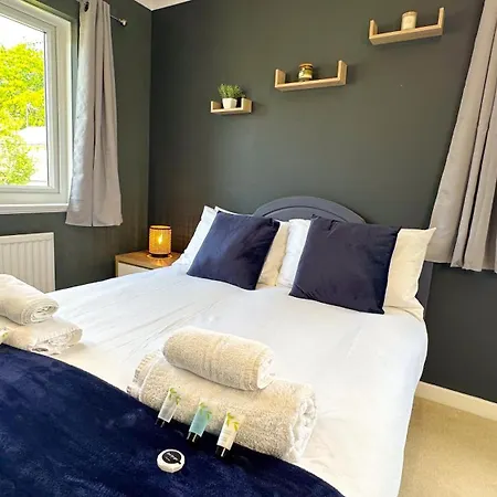 Huge Family House - Free Parking - * Harrogate